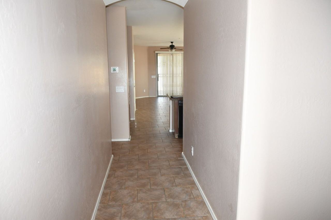 8916 W Payson Rd - Photo 3 of 20