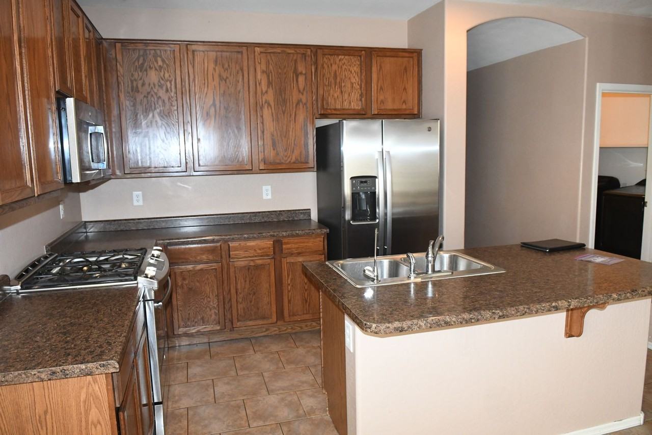 8916 W Payson Rd - Photo 6 of 20