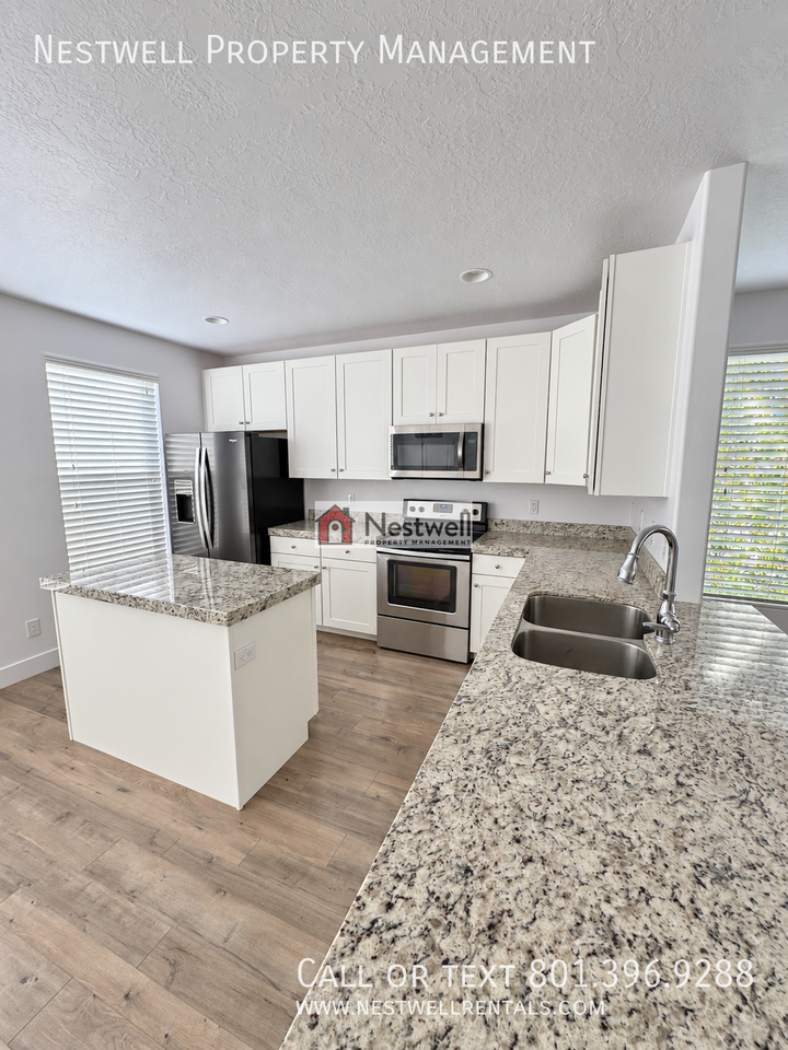 1285 W Winchester St #6 - Photo 4 of 25