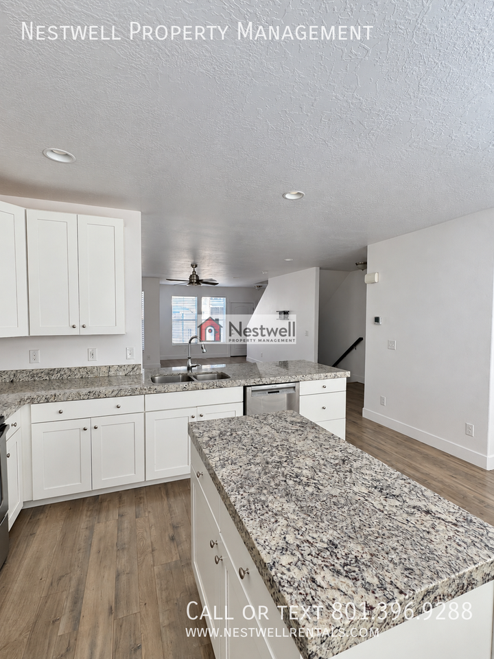 1285 W Winchester St #6 - Photo 5 of 25