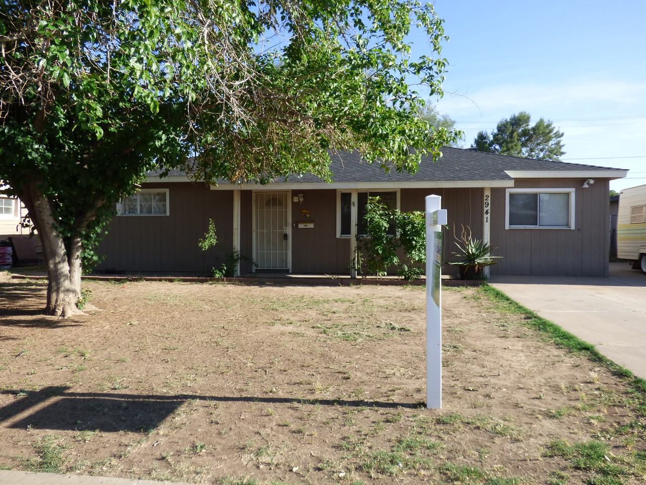 2941 W Griswold Rd - Photo 2 of 12