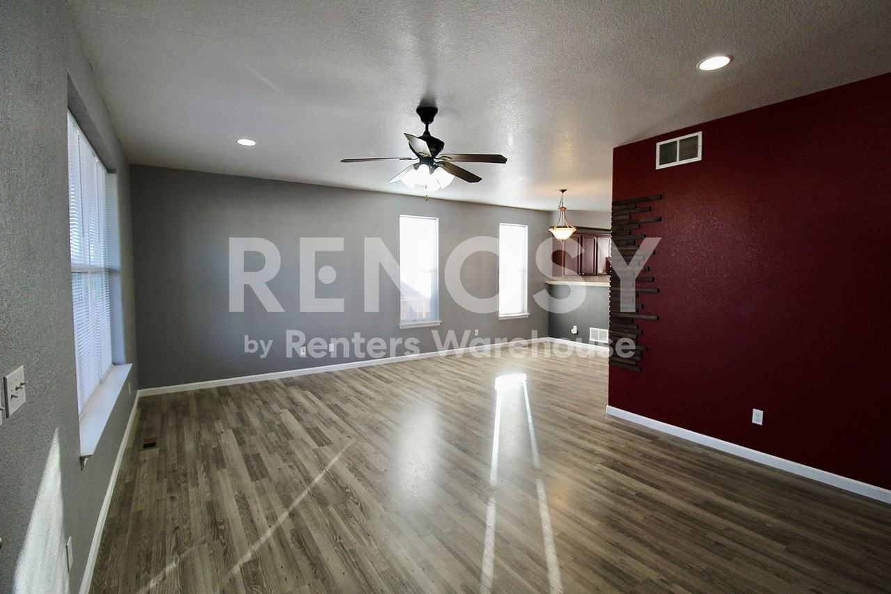 2347 Basil St - Photo 3 of 17