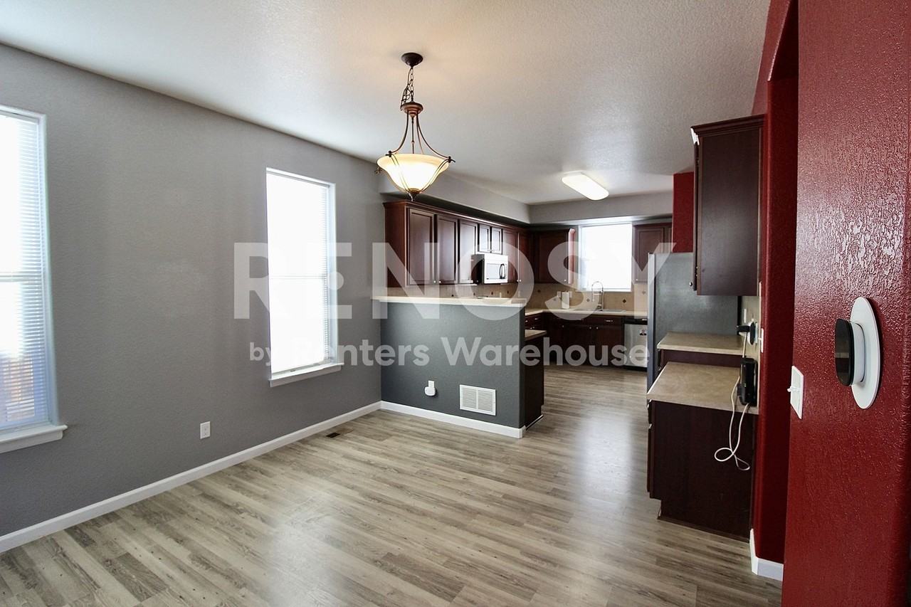 2347 Basil St - Photo 4 of 17