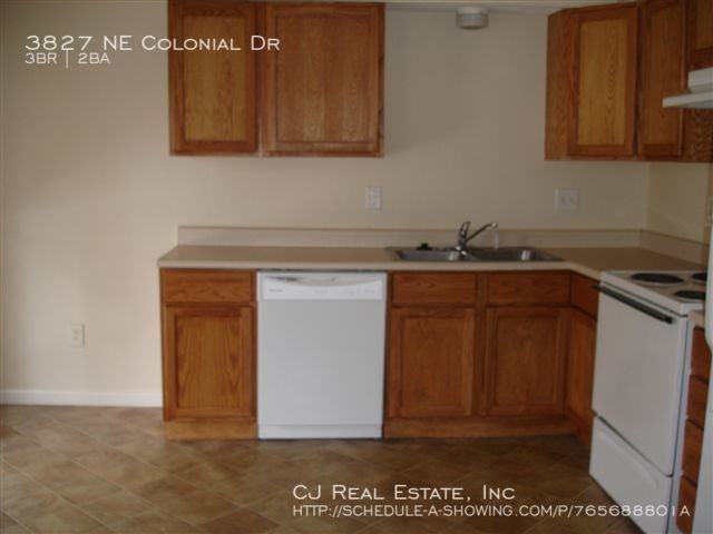 3827 Ne Colonial Dr - Photo 3 of 6