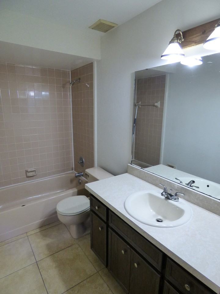 581 Autumn Dr - Photo 6 of 8