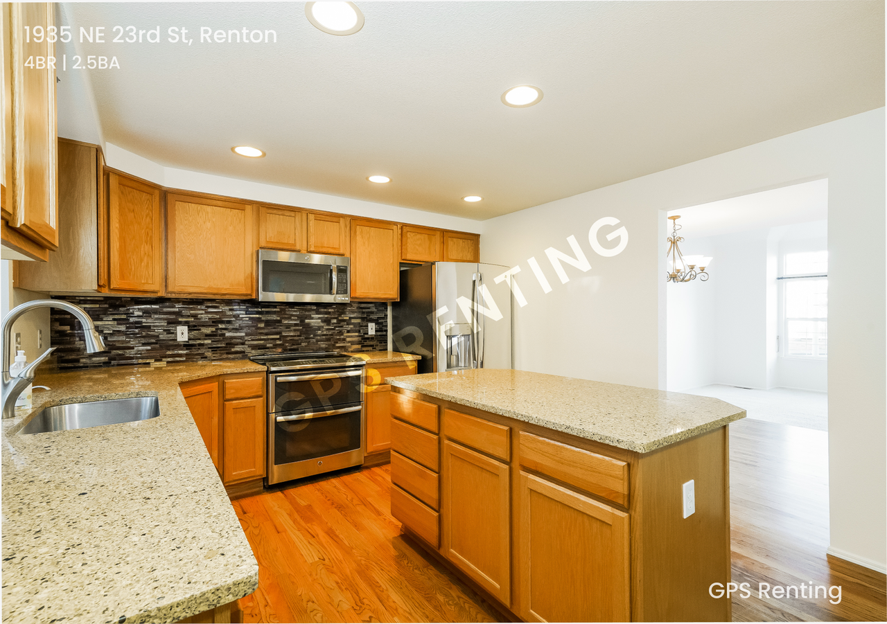 1935 Ne 23rd St - Photo 4 of 20