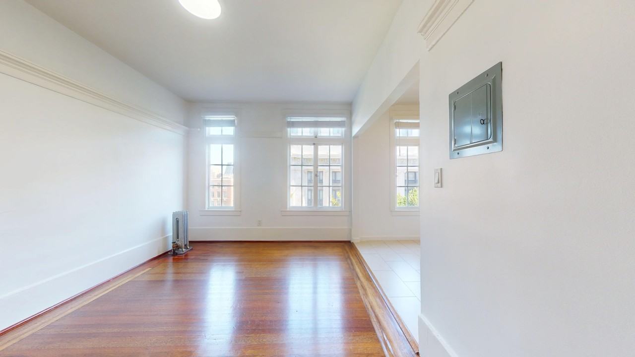 655 Stockton Street - Photo 5 of 39