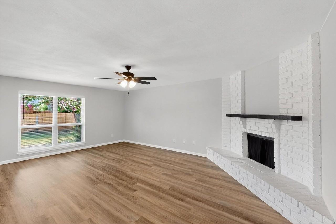 4933 Watson Dr - Photo 6 of 29