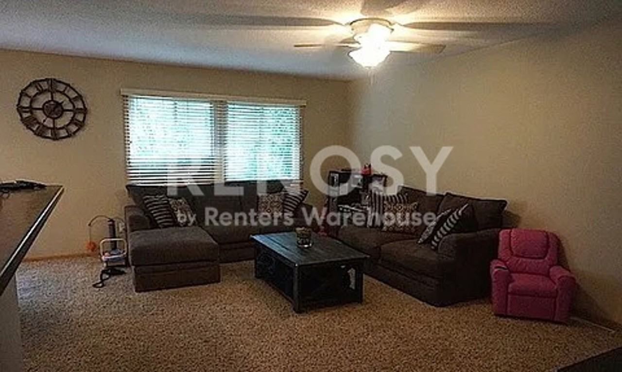 7916 Beard Ave N - Photo 5 of 13