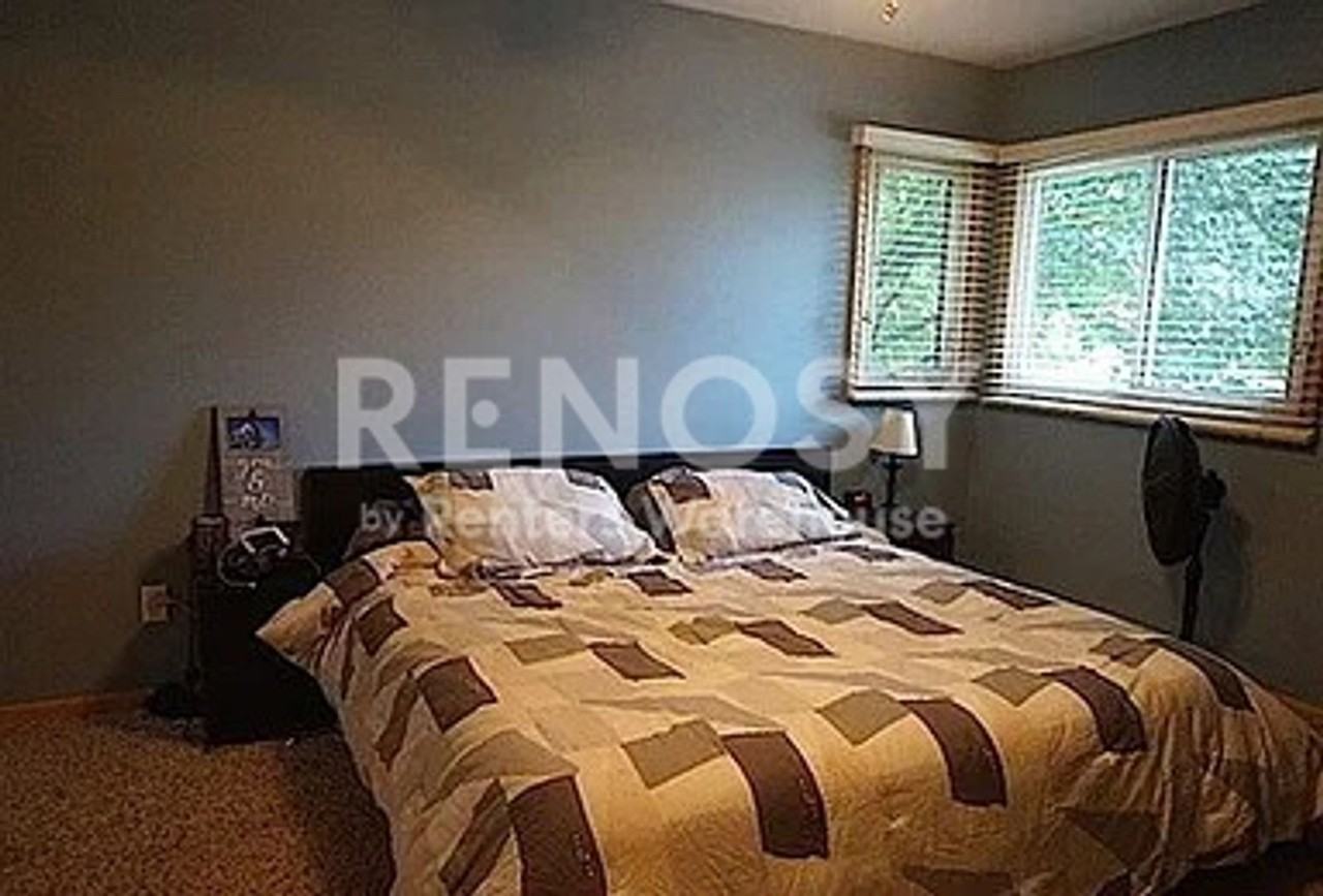 7916 Beard Ave N - Photo 7 of 13