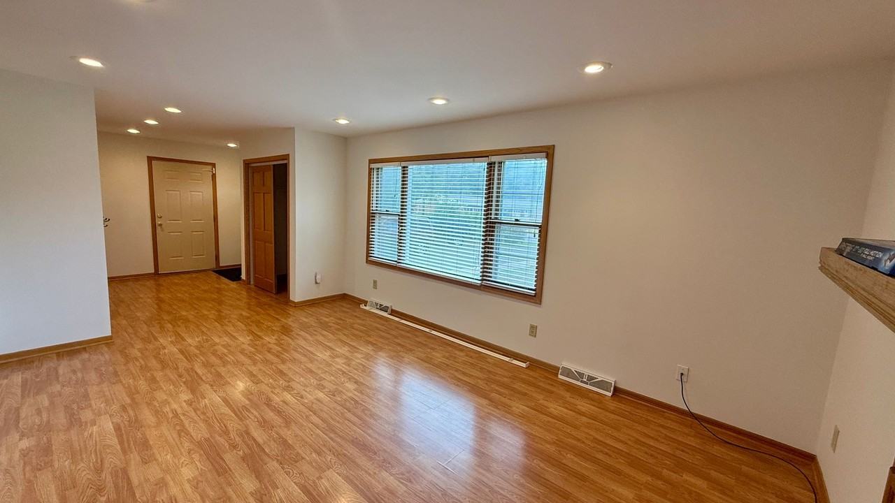 11310 12th Ave N - Photo 6 of 25