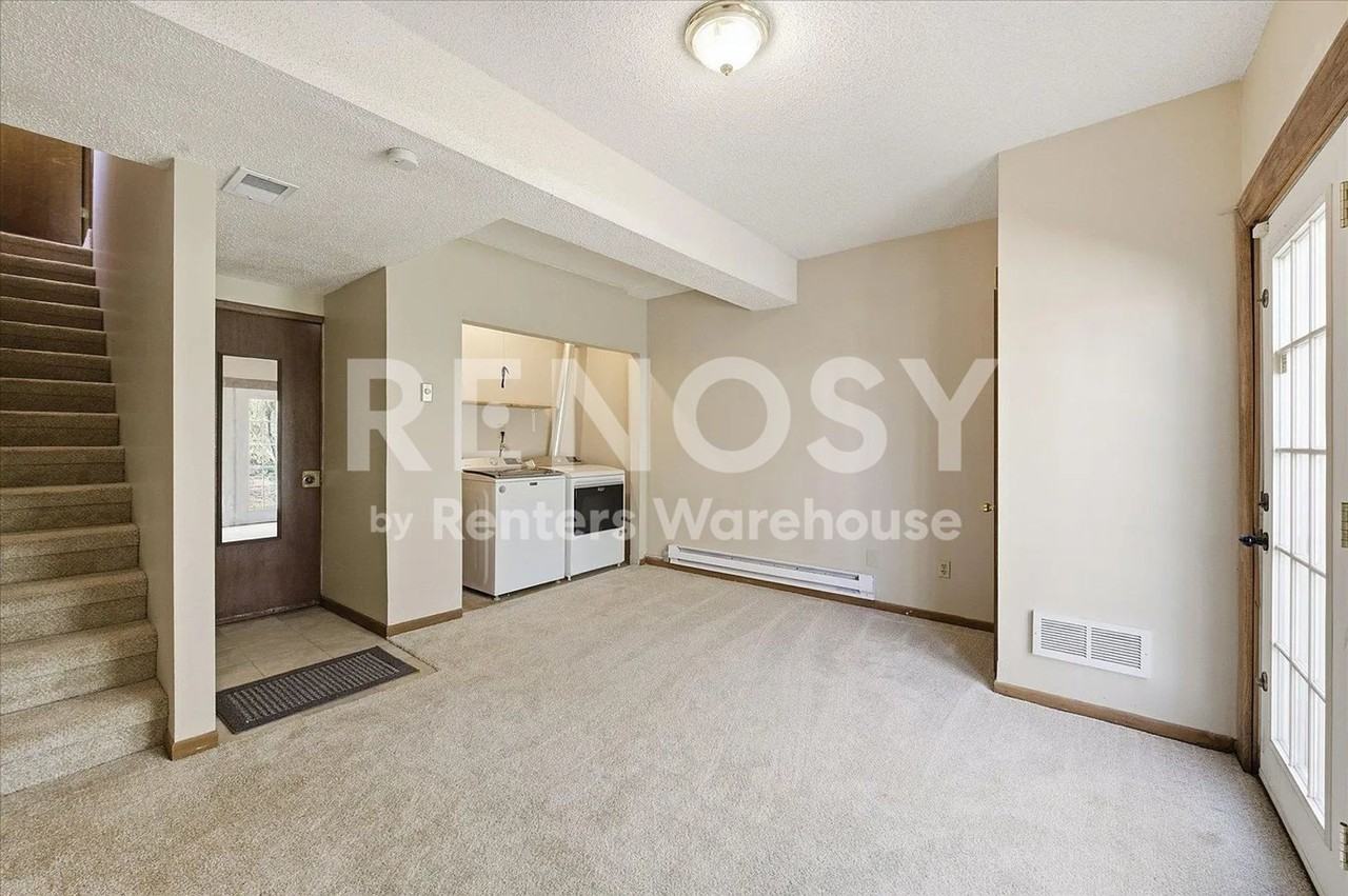 1260 Virginia St - Photo 2 of 27