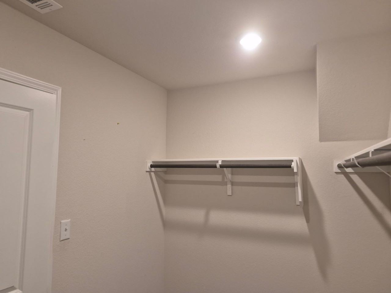 517 Longmount Cv - Photo 4 of 19