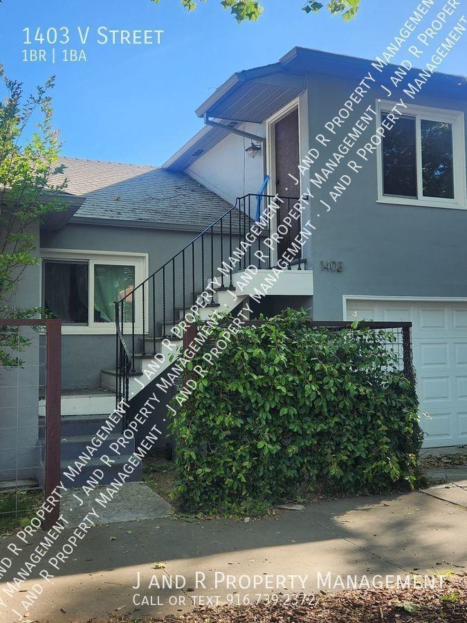 1403 V St - Photo 2 of 15