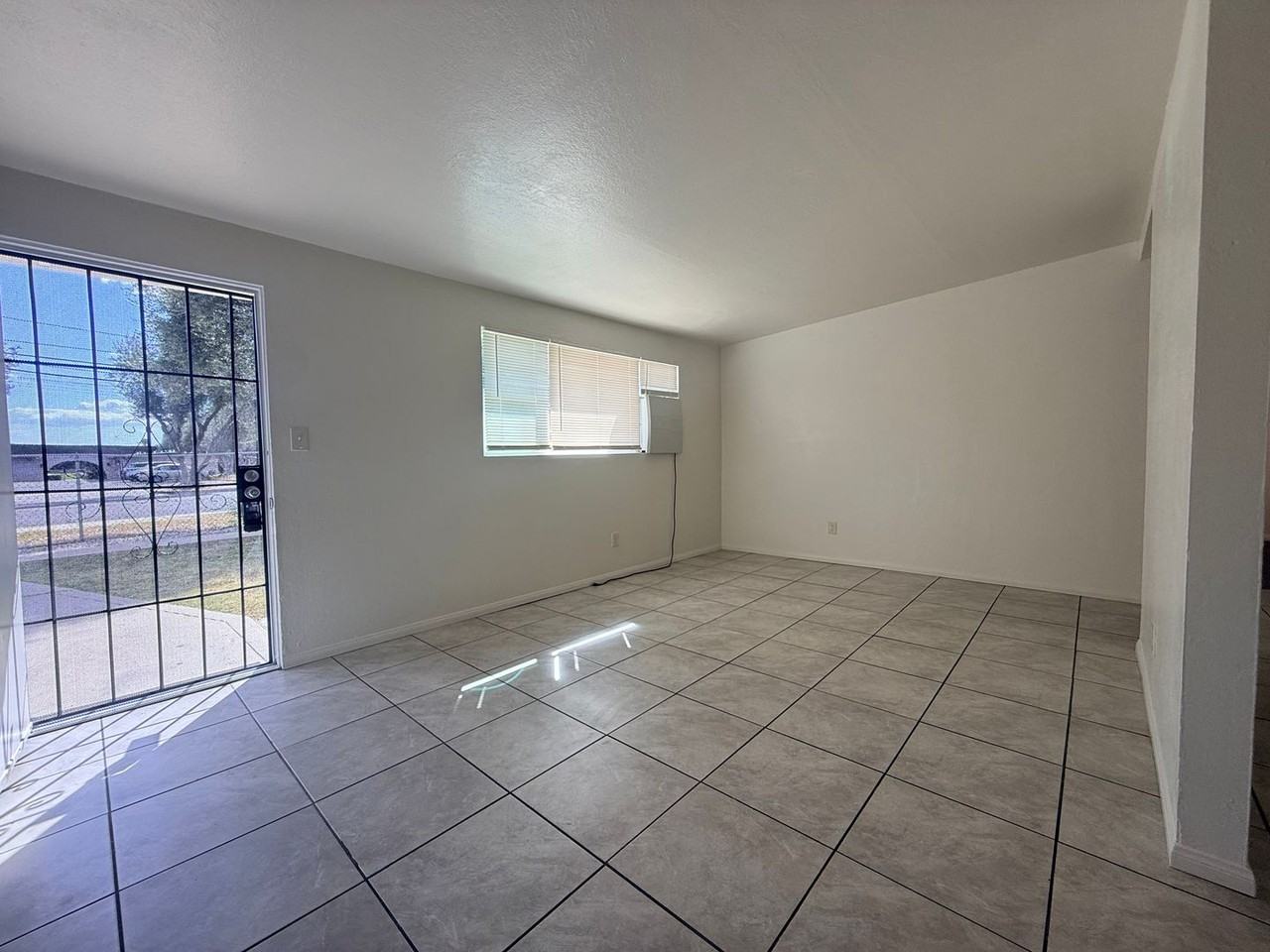 23890 Hemlock Ave - Photo 5 of 15