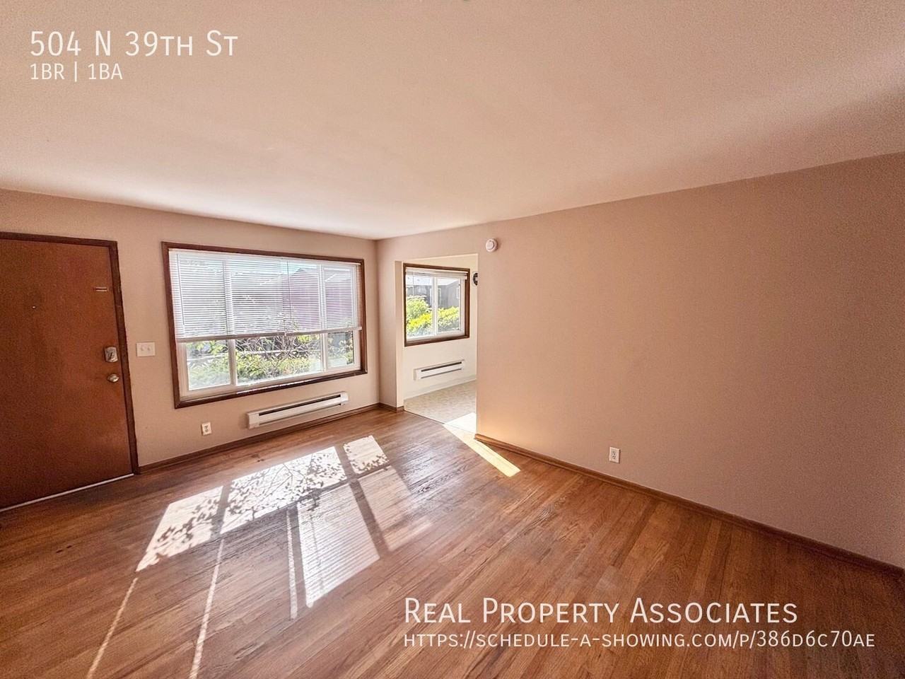 504 N 39th St - Photo 3 of 14
