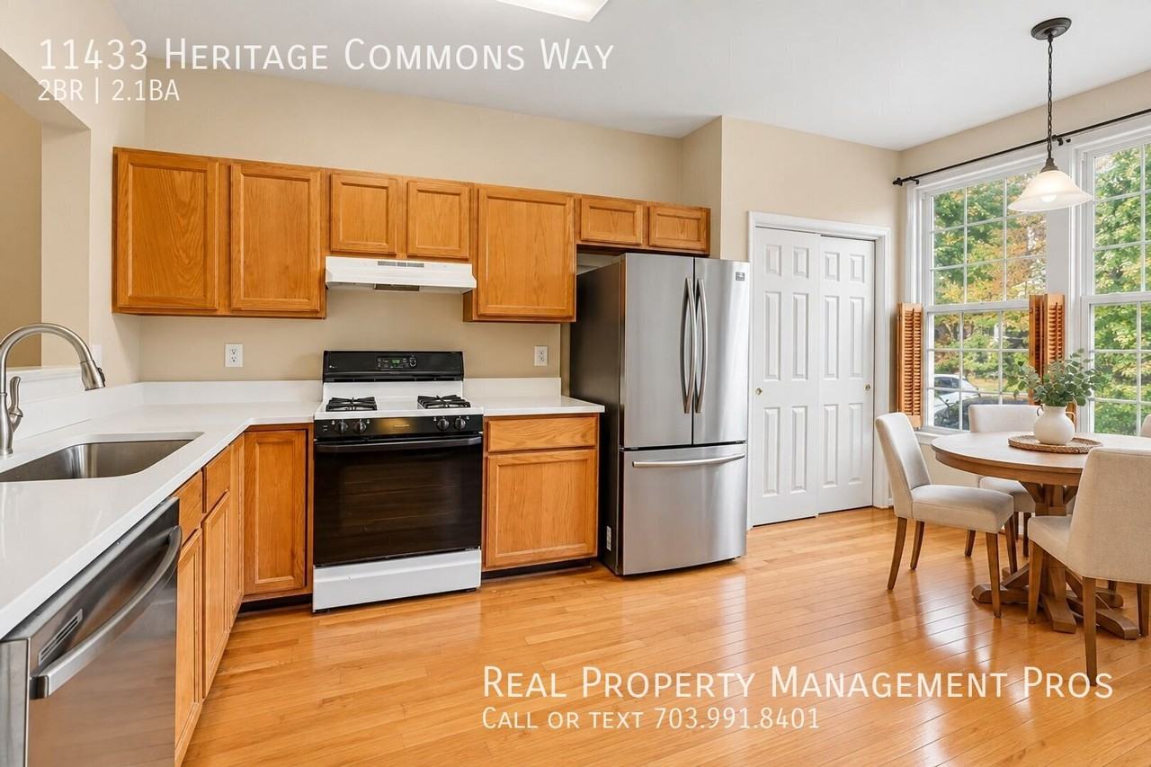 11433 Heritage Commons Way - Photo 4 of 50