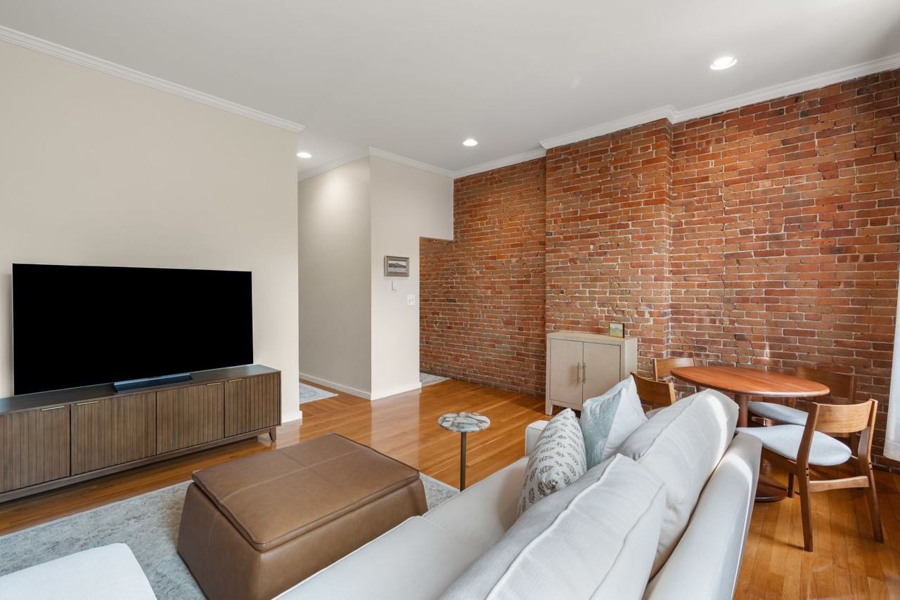 17 Dwight St #3 - Photo 4 of 19