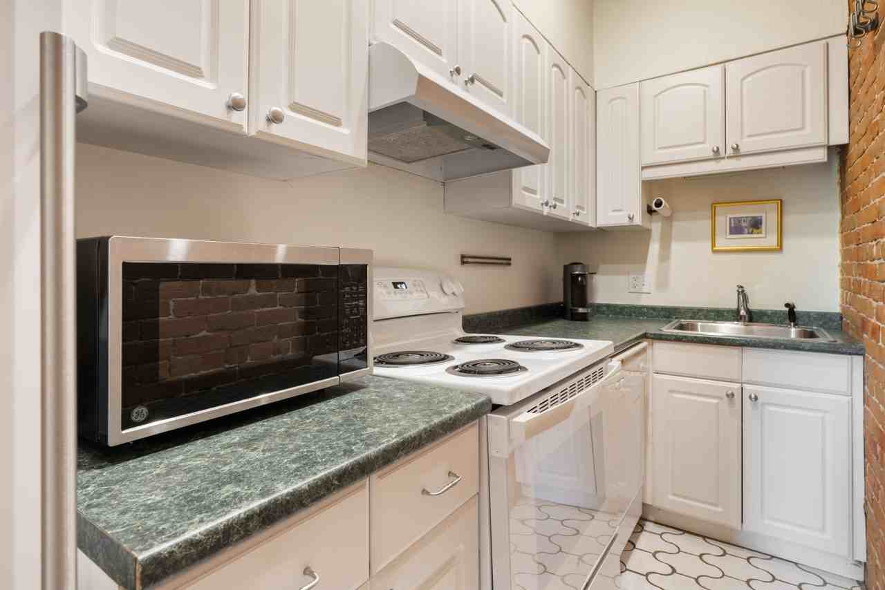 17 Dwight St #3 - Photo 5 of 19