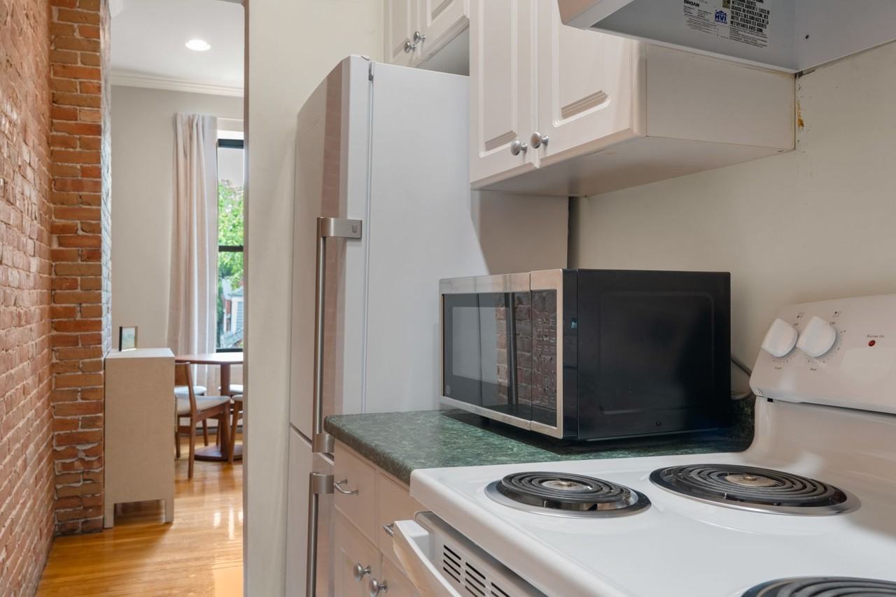 17 Dwight St #3 - Photo 6 of 19
