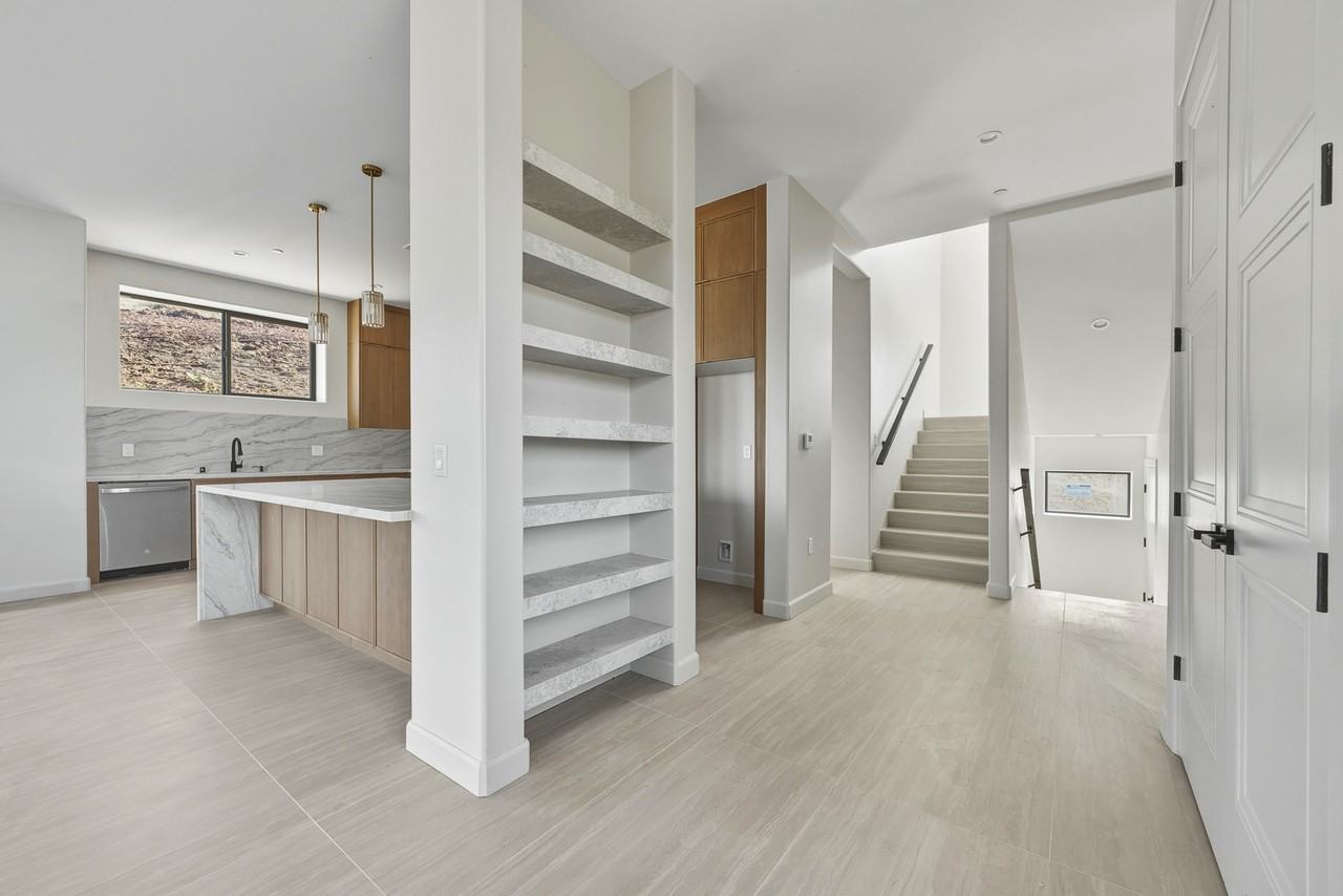 16515 Canyon Ridge Rd #NA - Photo 4 of 20