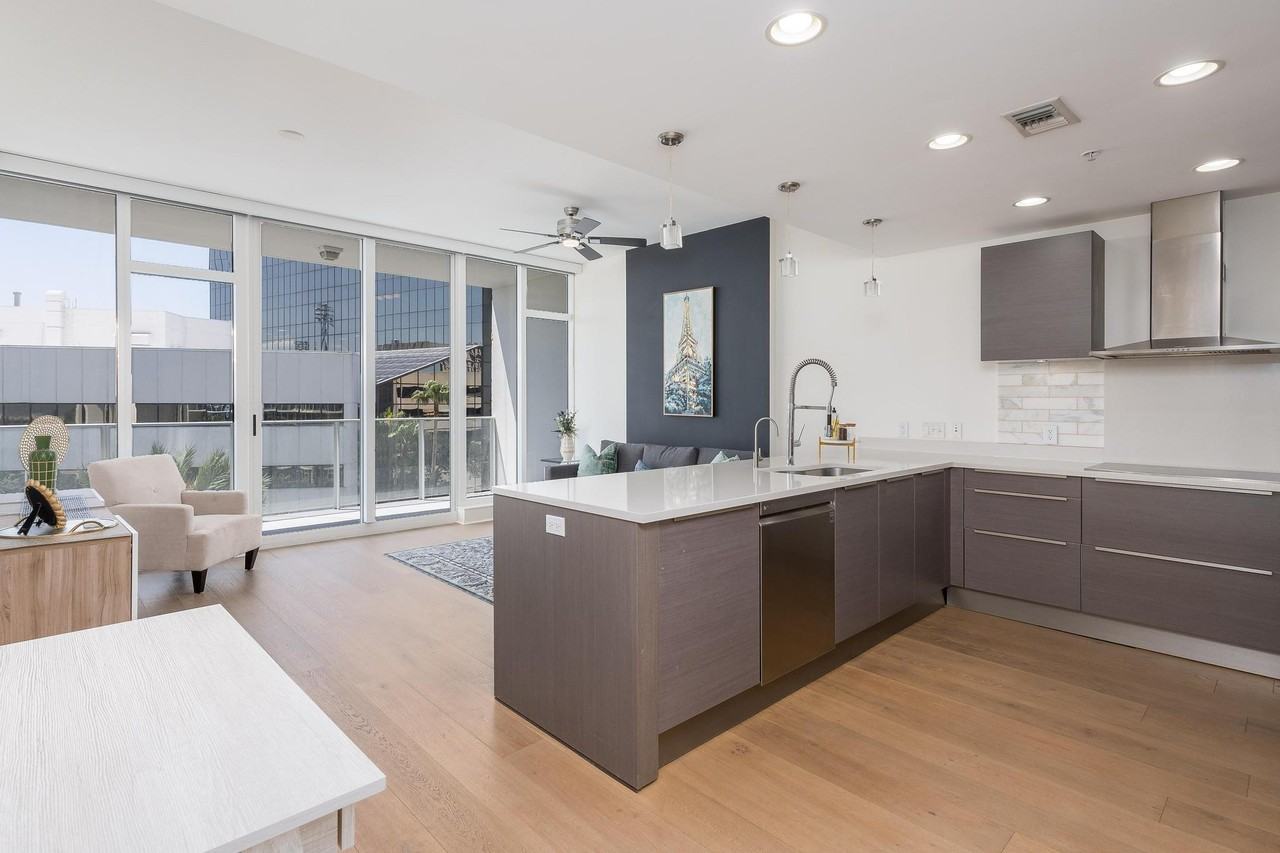 175 1st St S #504 - Photo 5 of 48