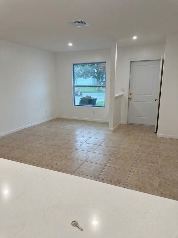 4175 Se Broward St #4175 - Photo 3 of 15