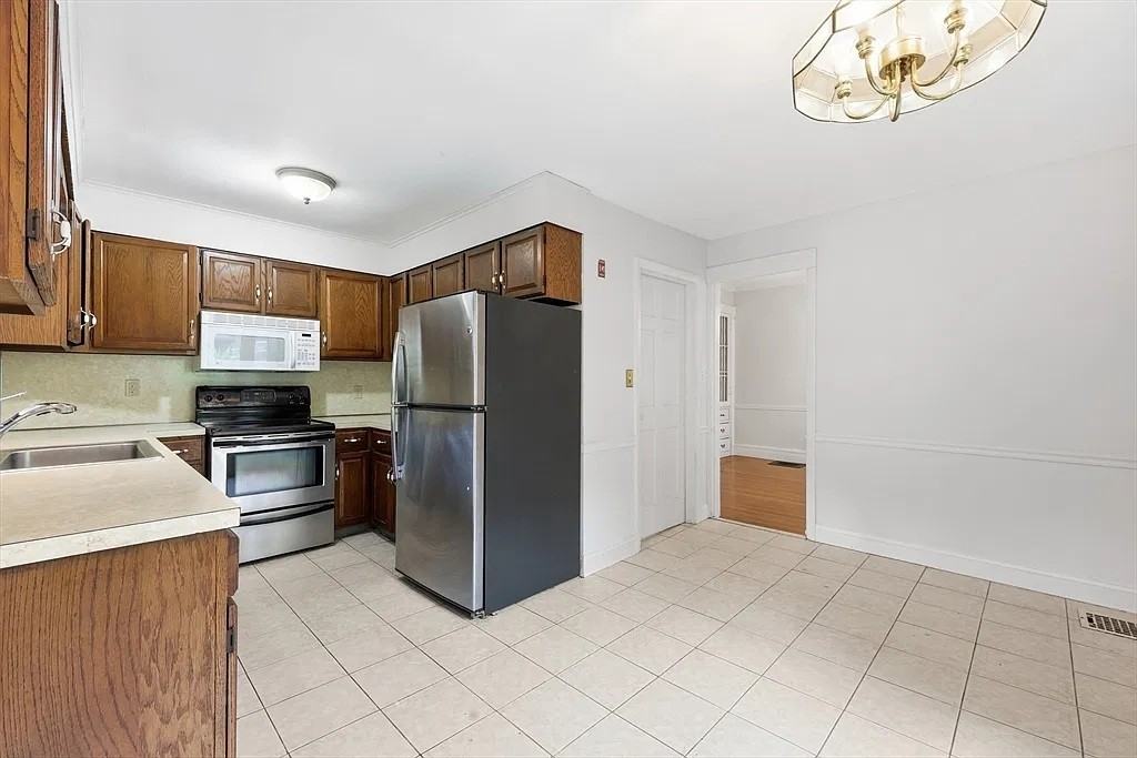 77 Firglade Ave #NA - Photo 4 of 22