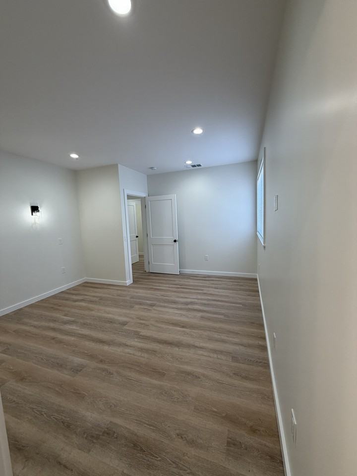 352 Palm Ave #NA - Photo 4 of 18