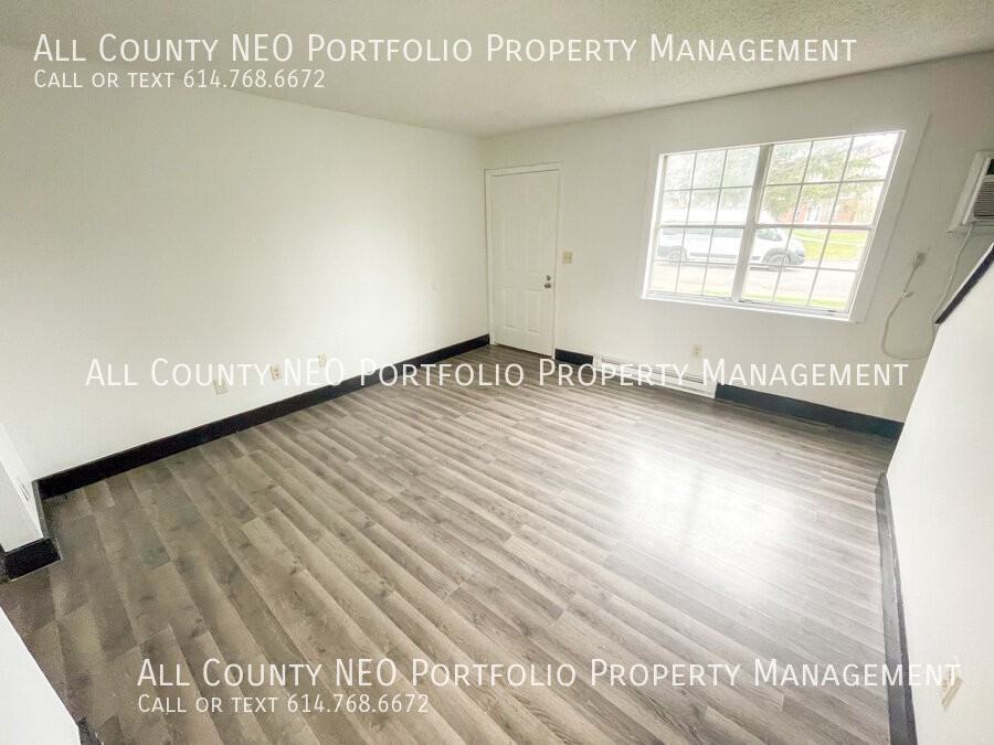 935 S Court St #10 - Photo 3 of 9