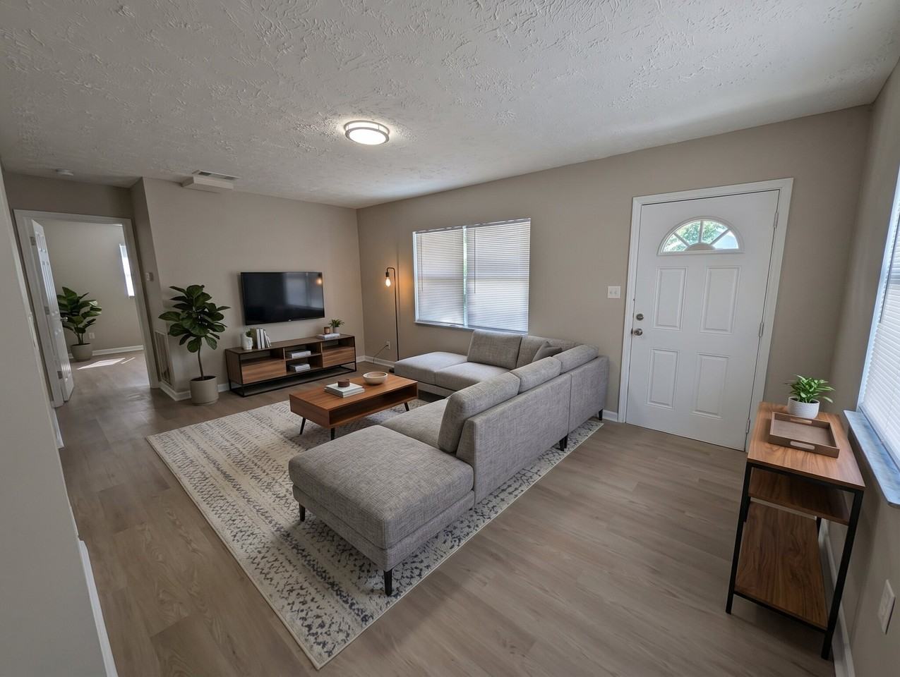 3606 E Comanche Ave - Photo 4 of 14