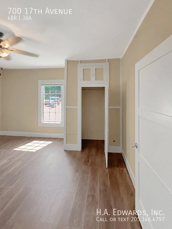 700 17th Ave - Photo 2 of 5