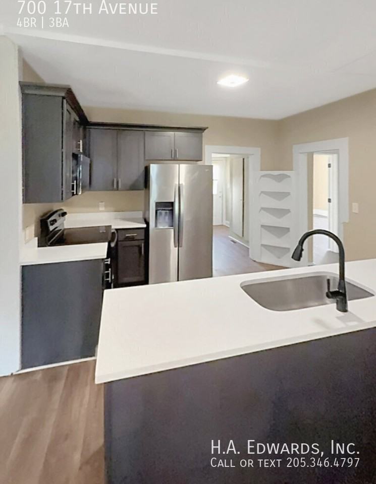 700 17th Ave - Photo 4 of 5