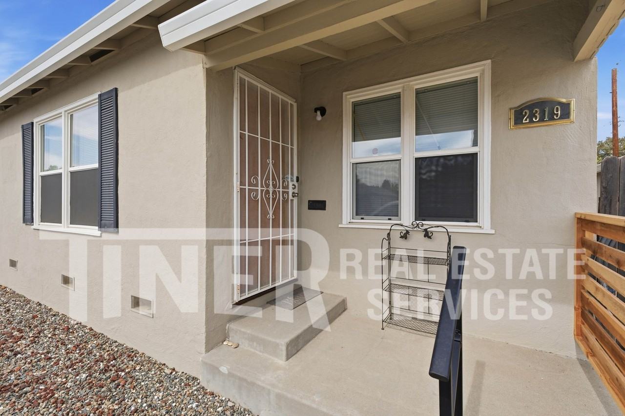2319 24th Ave - Photo 3 of 18