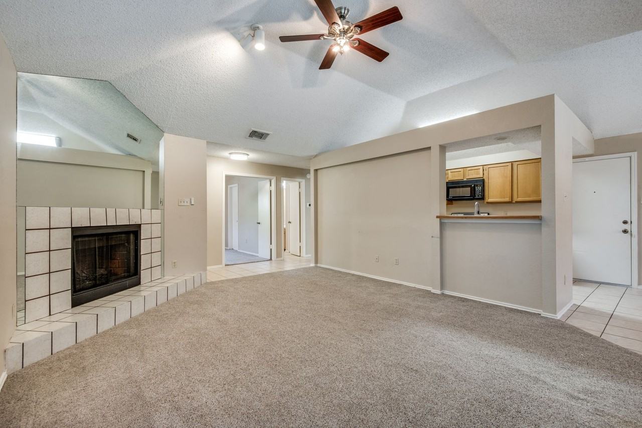 525 Grace Ln - Photo 3 of 20