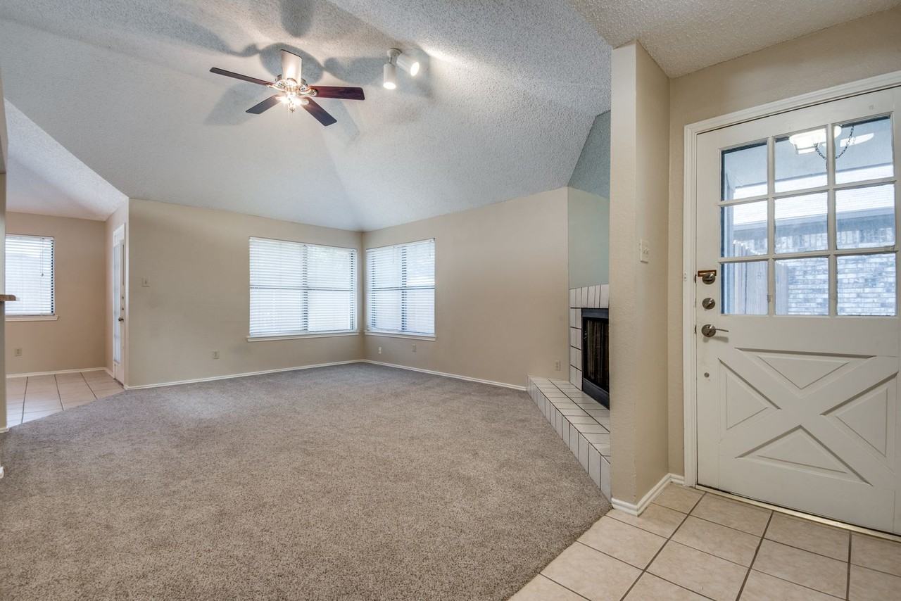 525 Grace Ln - Photo 5 of 20