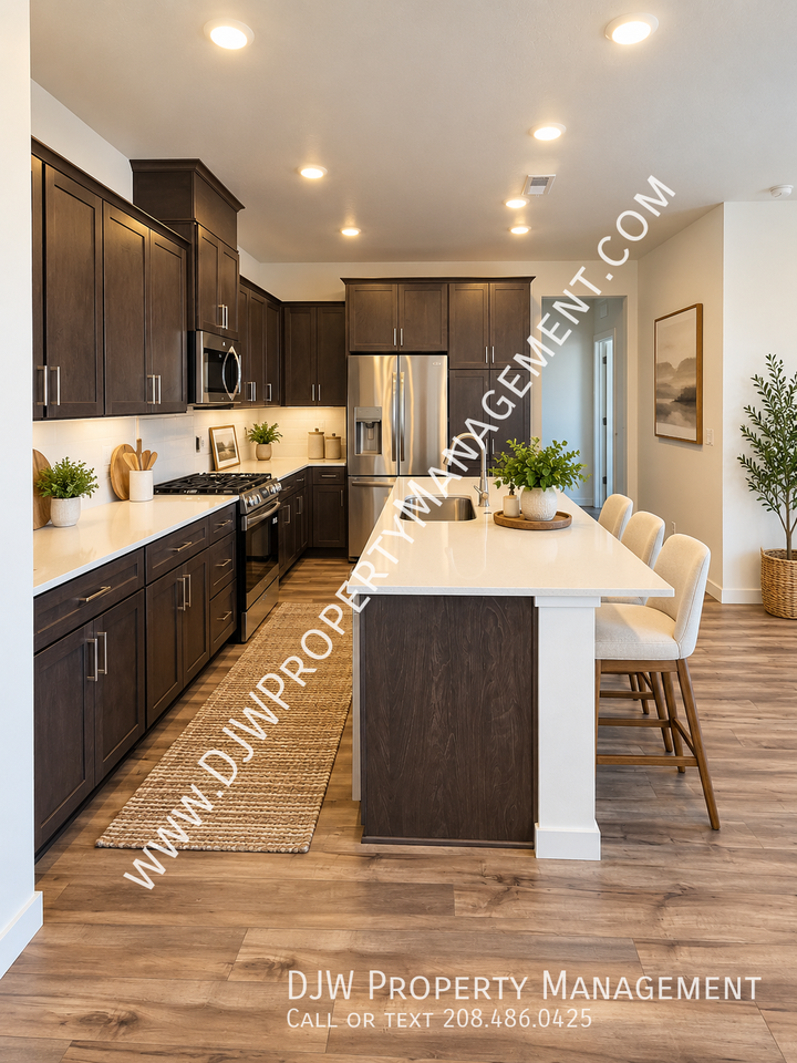 1748 N Big Star Ave - Photo 3 of 10