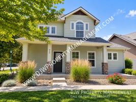 featured image of 946 E Winding Creek Dr