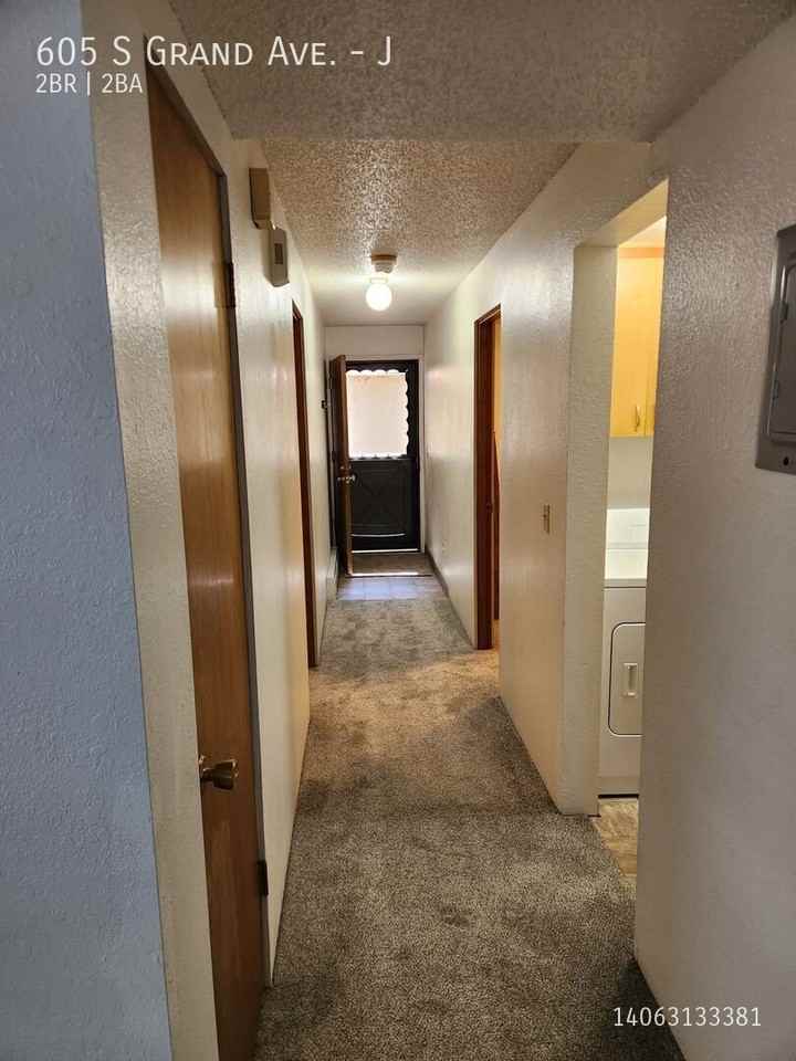 605 S Grand Ave #J - Photo 6 of 20