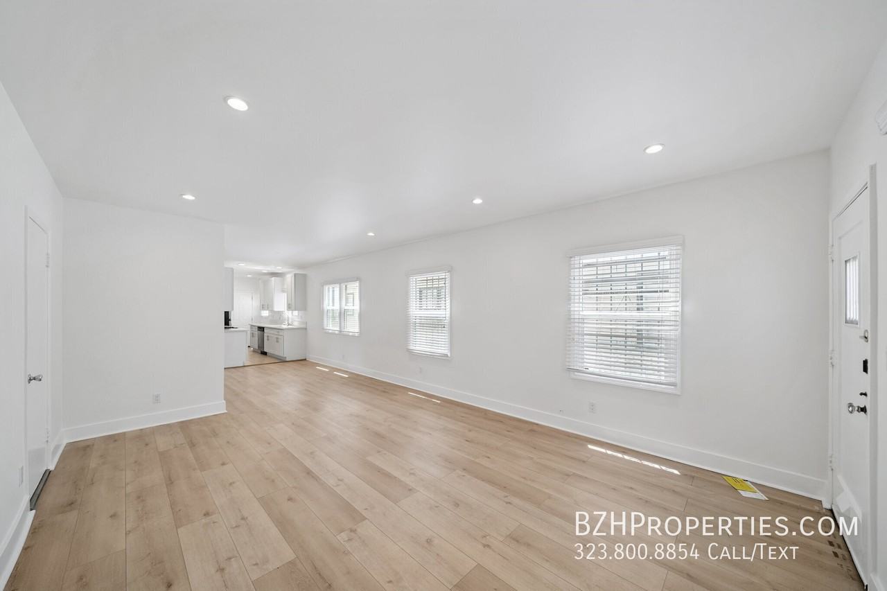 7926 Fountain Ave - Photo 2 of 13
