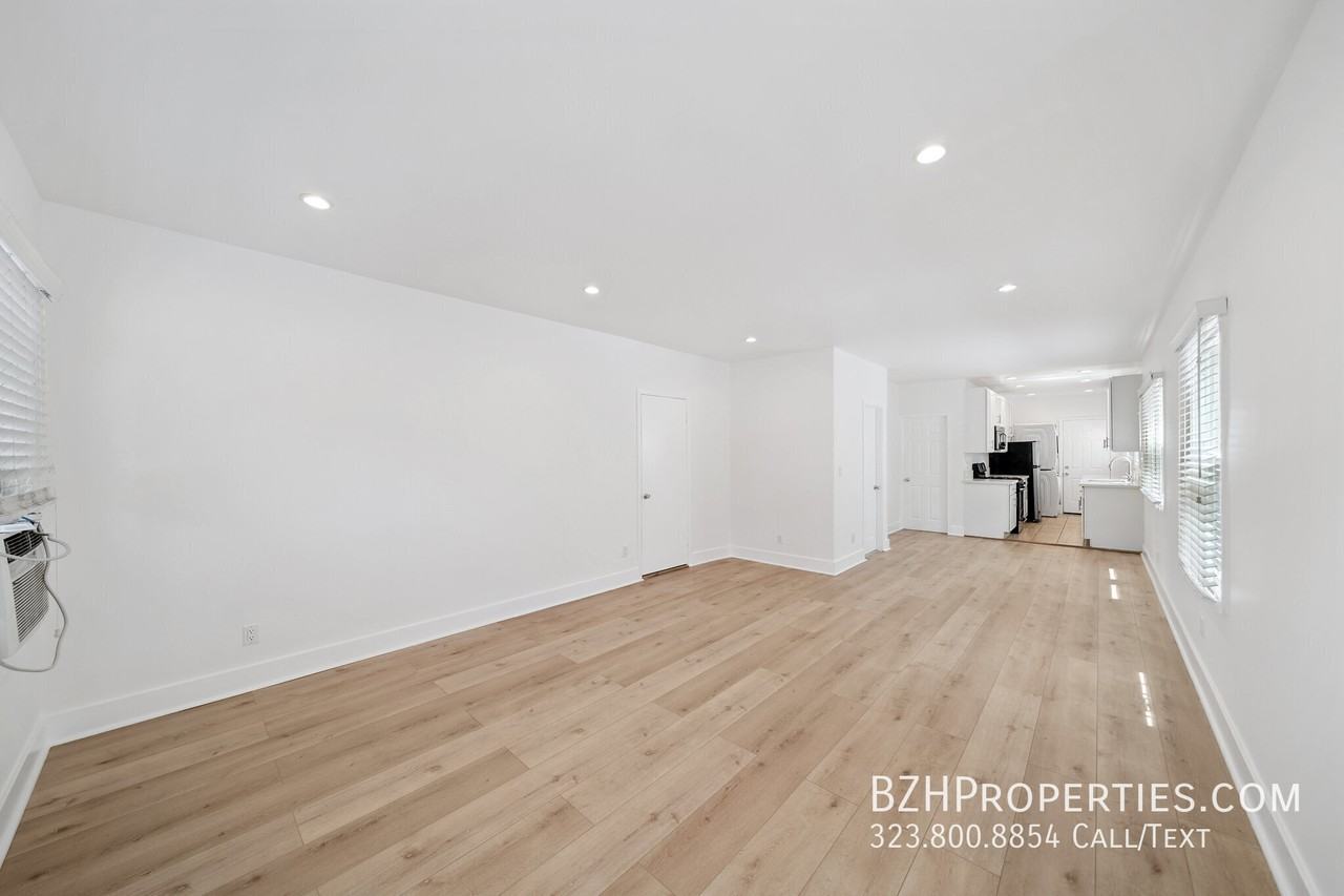 7926 Fountain Ave - Photo 5 of 13