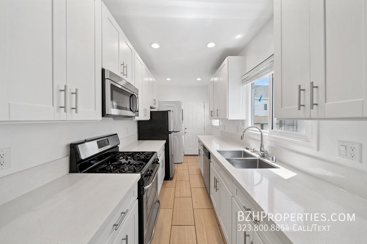 7926 Fountain Ave - Photo 6 of 13