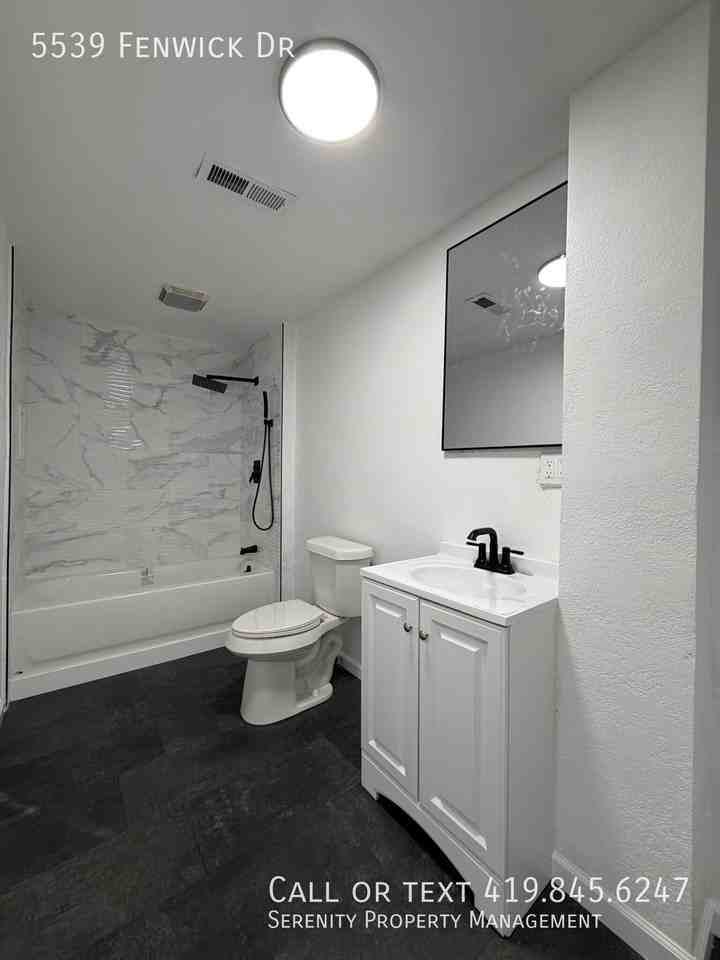 5539 Fenwick Dr - Photo 3 of 11