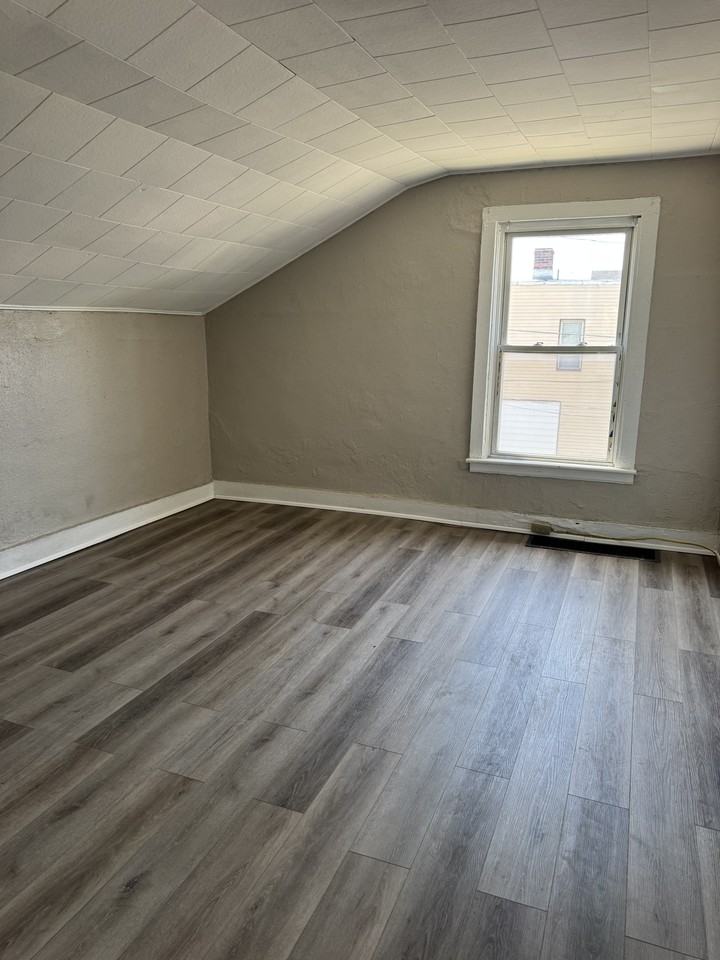 5619 Harvard Ave - Photo 3 of 7