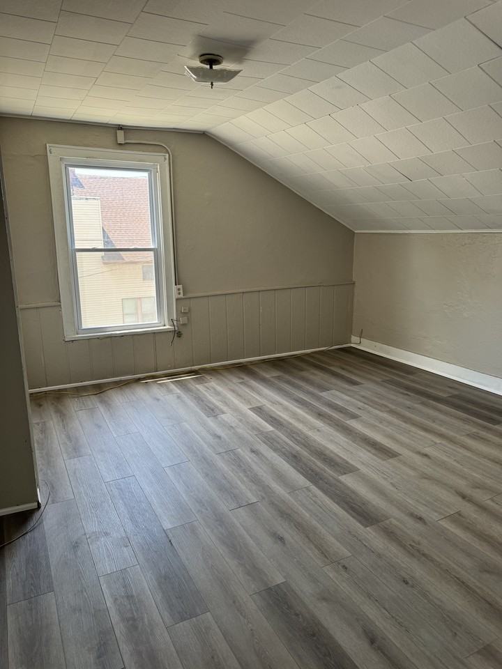 5619 Harvard Ave - Photo 4 of 7