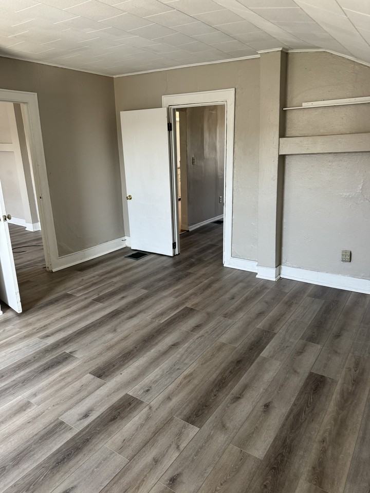 5619 Harvard Ave - Photo 5 of 7