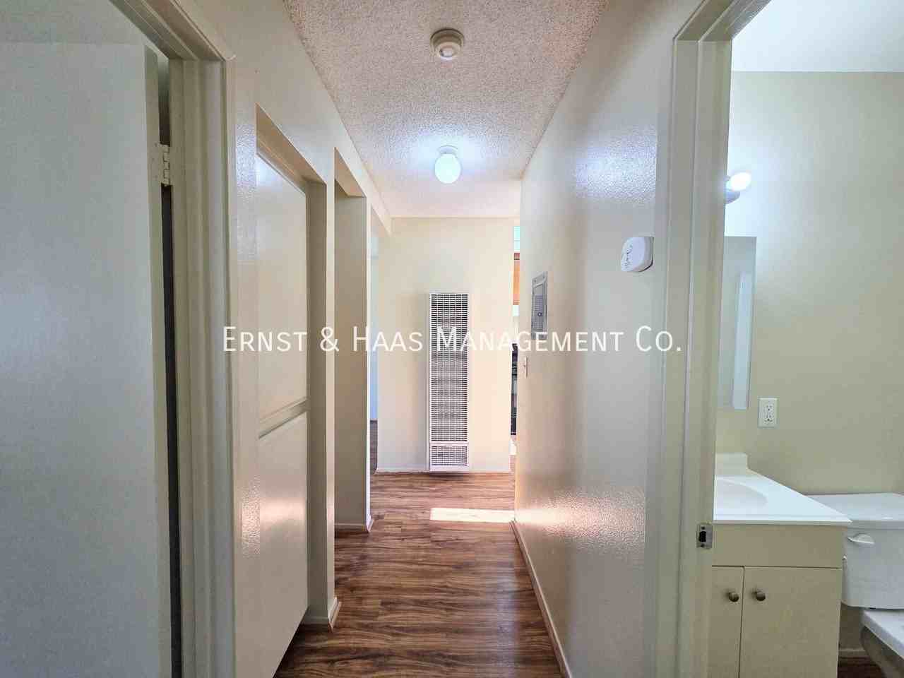 511 1/2 Bayport St - Photo 7 of 18