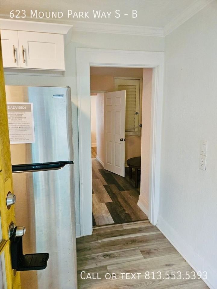 623 Mound Park Way S #B - Photo 3 of 31
