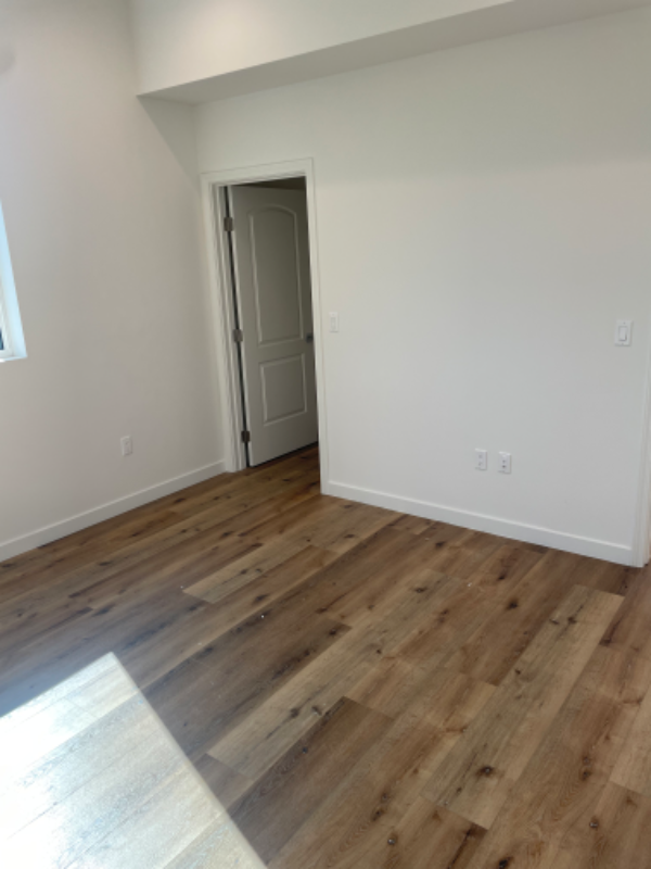 4925 Kester Ave - Photo 5 of 14