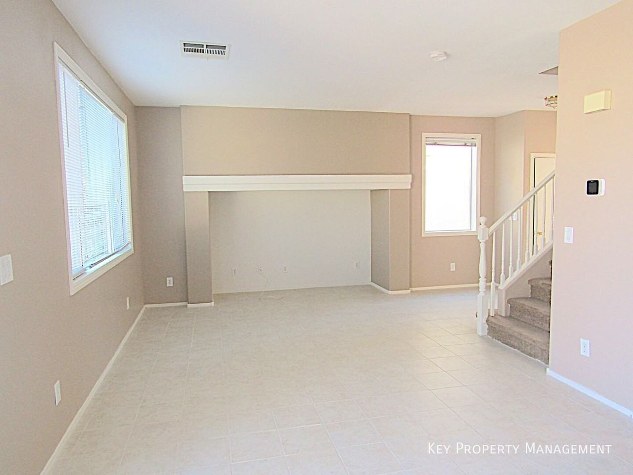 6060 Laughing Creek St - Photo 5 of 34